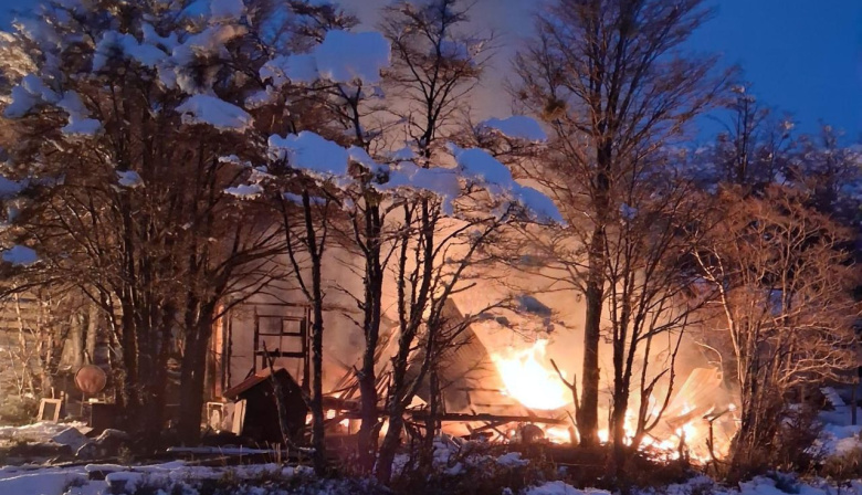 Una vivienda fue consumida por un incendio