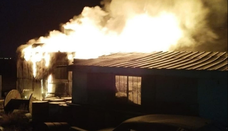 Un incendio destruyó por completo una vivienda ubicada en la zona sur