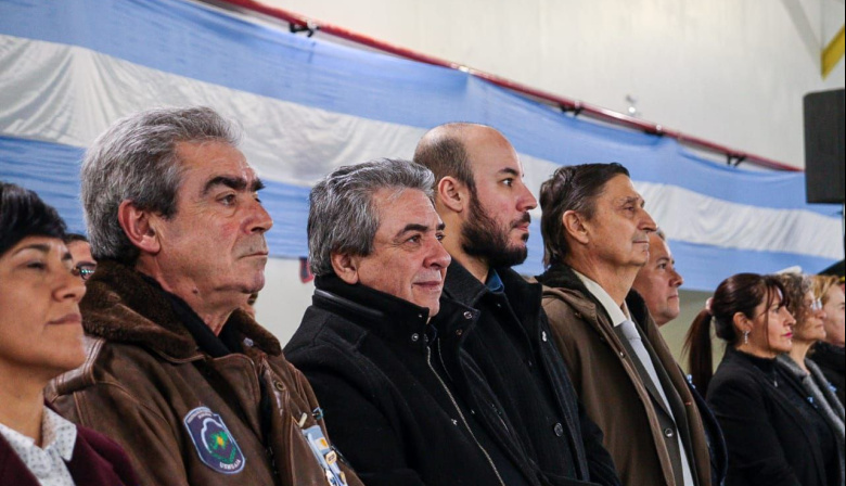 Con presencia de funcionarios municipales se celebró el Día de la Independencia
