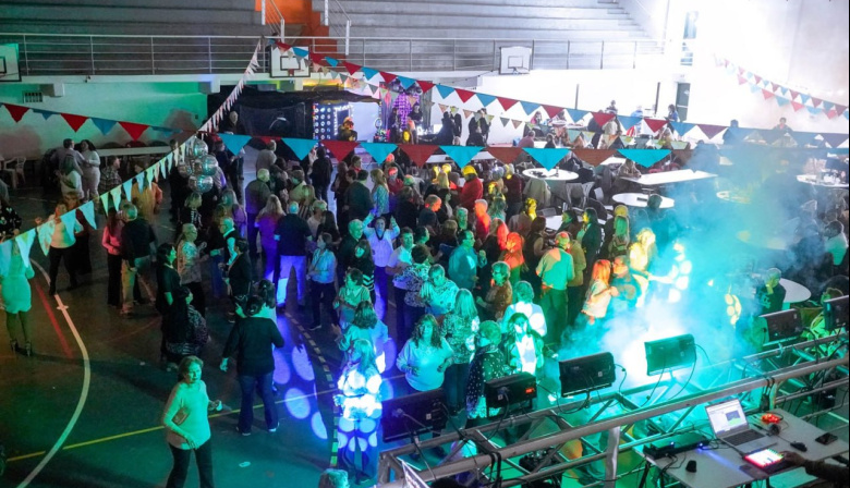 Matiné +60 llega a Ushuaia: Una propuesta para celebrar el encuentro entre generaciones
