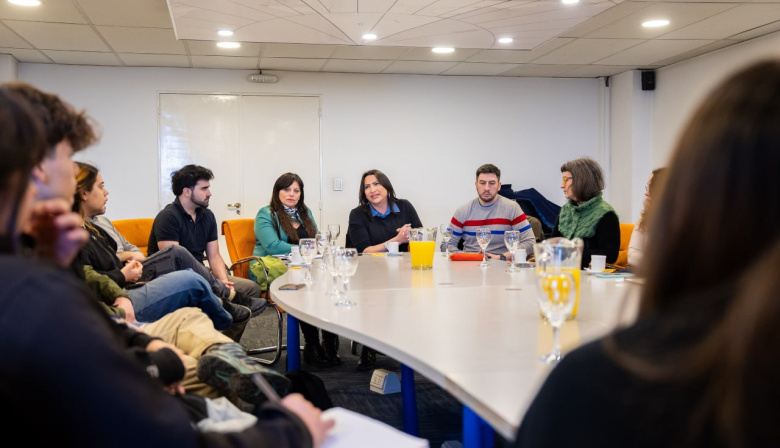 Gobierno sostiene espacios de diálogo con jóvenes estudiantes de la ...