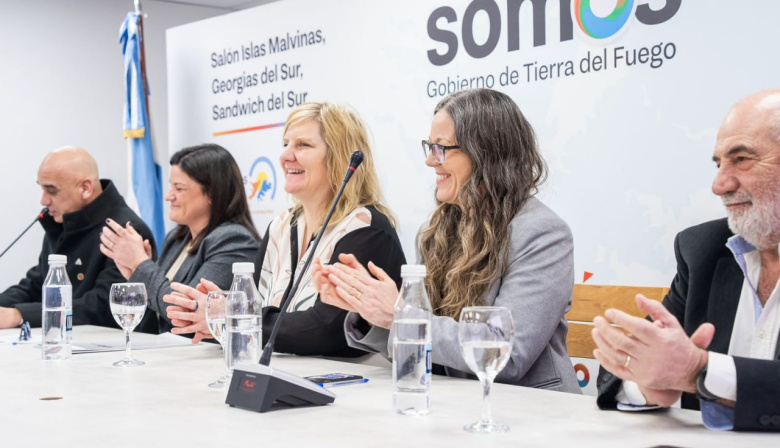 Gobierno, Fundación OSDE y la Clínica San Jorge firmaron convenio para formación de cuidadores domiciliarios