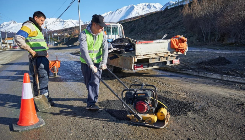 El Municipio continúa con el plan de bacheo de distintos puntos de la ciudad