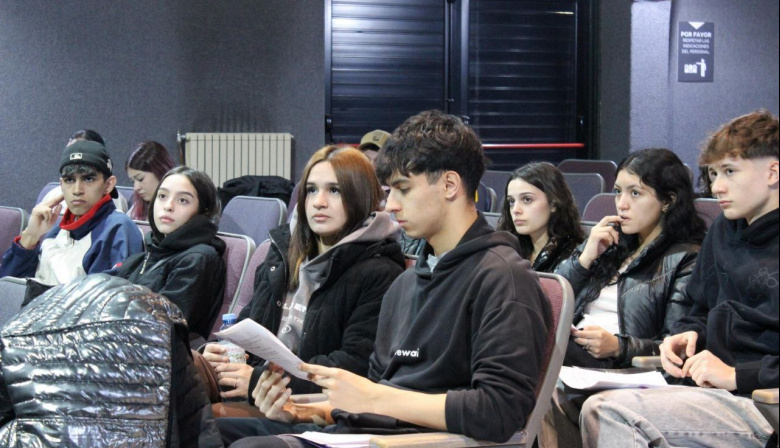 El "Ushuaia Jóven" mantuvo una reunión con los delegados y delegadas de los colegios secundarios