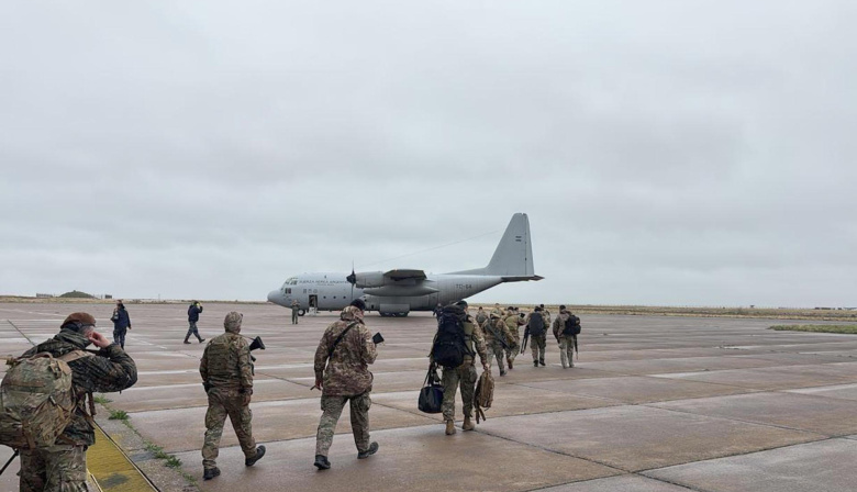 Armada y Fuerza Aérea realizaron adiestramiento conjunto en la provincia