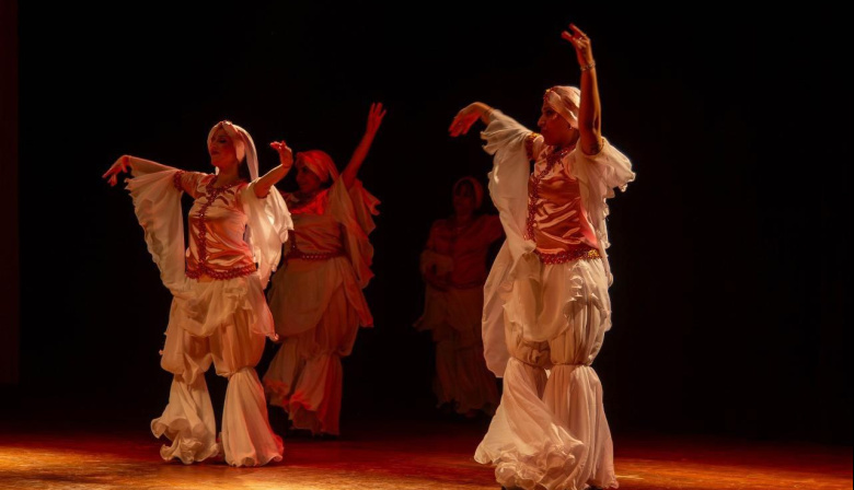 El Municipio llevó adelante la "Noche de danzas" en la Casa Enriqueta Gastelumendi