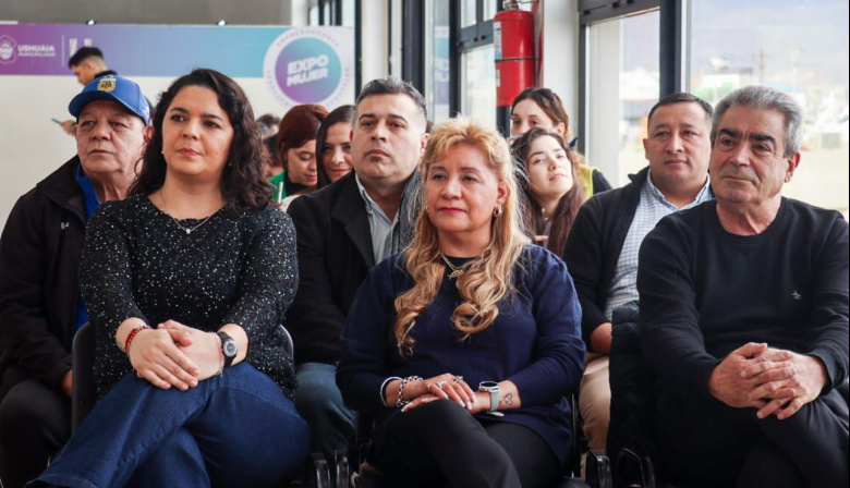 "Mujeres en Marcha": Más de 50 mujeres recibieron su certificado en oficios no tradicionales