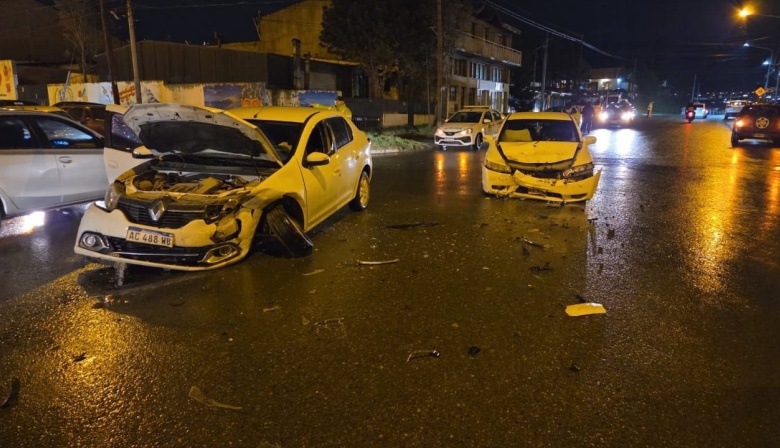 Un violento siniestro vial sucedió la noche del viernes, en Ushuaia