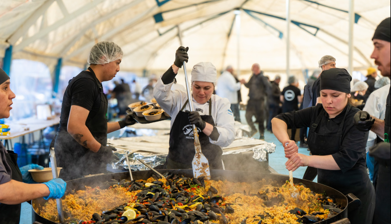 Aniversario de Ushuaia: Gastronomía del Sur entregó 15 mil porciones de paella