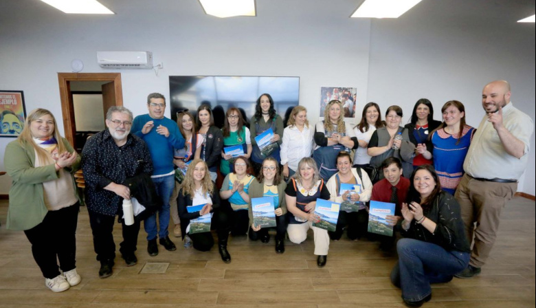 Ushuaia firmó un nuevo convenio del programa “Construyendo Caminos”