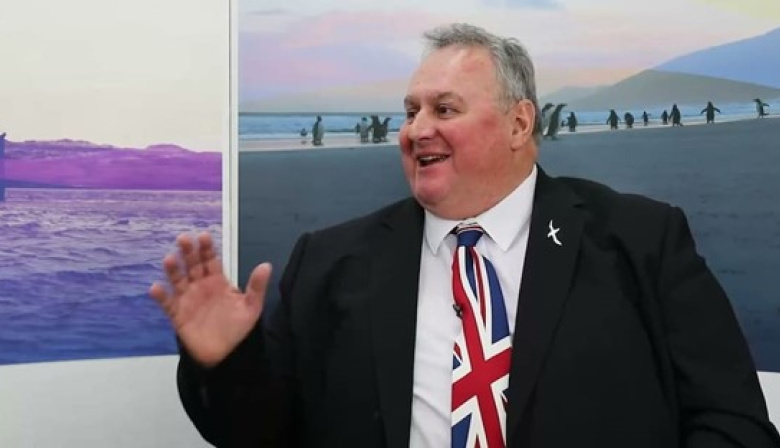 Legislador de Malvinas dijo que defenderá militarmente la soberanía del Reino Unido en caso de conflicto con Argentina