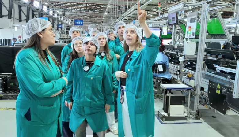 "Industrias a Puertas Abiertas": estudiantes recorrieron la Planta 5 de Newsan