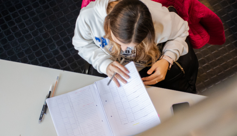 Informan modificaciones en los pagos de las becas académicas 2025