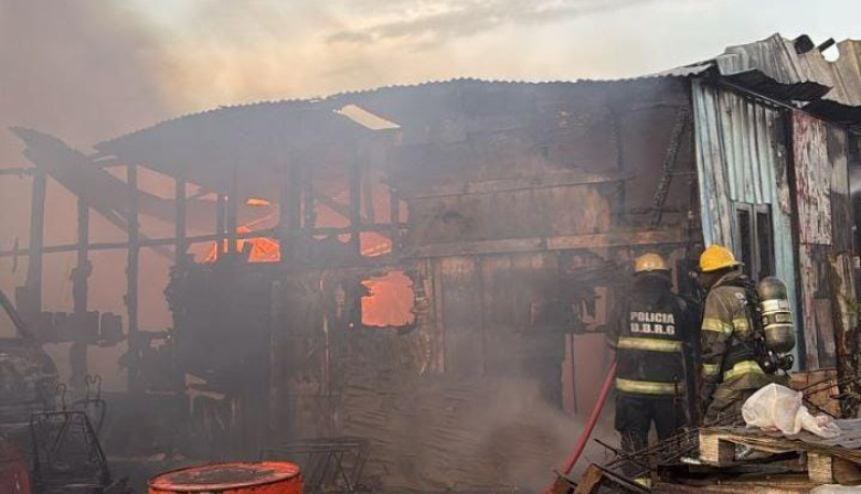 Se incendió un taller en desuso en Río Grande