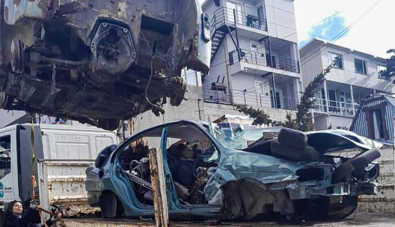 La Secretaría de Medio Ambiente retiró chatarra abandonada en la vía pública