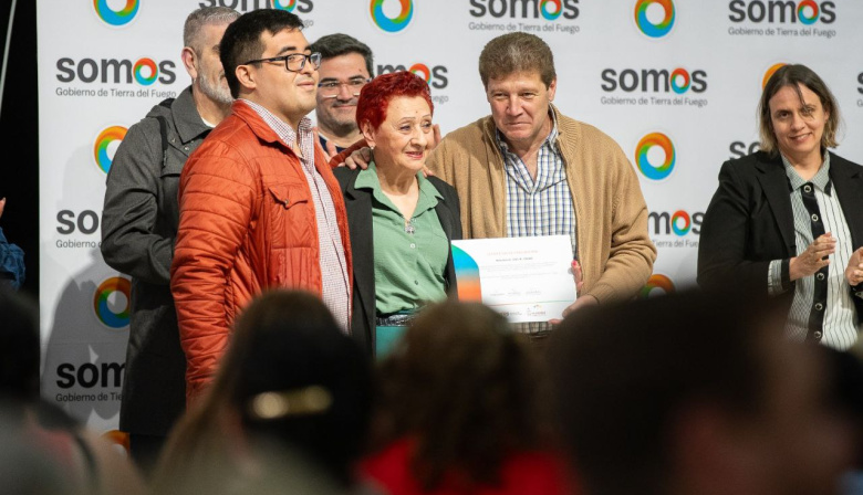 Egresados del programa "Yo, sí puedo" y "Primaria Intensiva" recibieron sus diplomas
