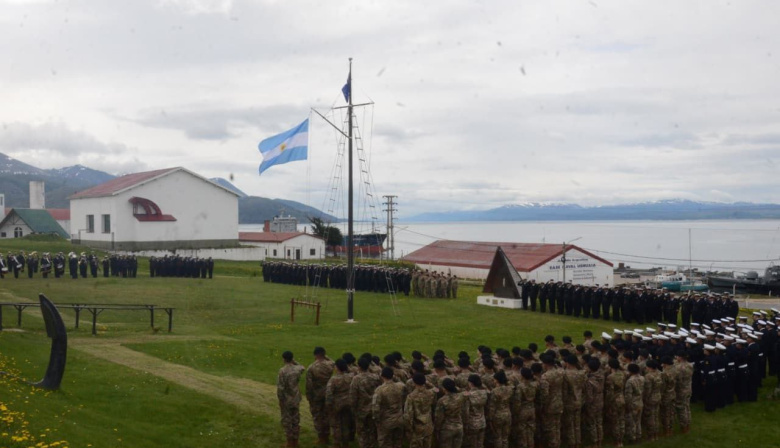 Ushuaia homenajeó a los 44 héroes del Submarino ARA San Juan