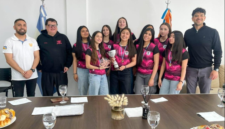 El equipo de Panteras Hockey recibió un reconocimiento provincial por su título nacional