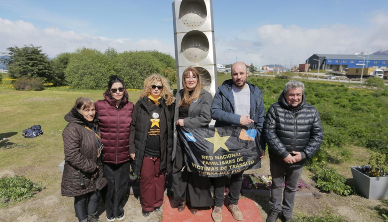 Funcionarios municipales acompañaron el acto conmemorativo por las victimas de tránsito