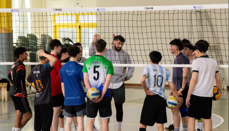 Los seleccionados fueguinos de vóley realizaron la última concentración de cara a los Juegos de la Araucanía 2026