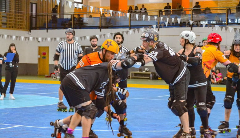 Más de 100 patinadores participaron del Torneo Finisterre de Roller Derby