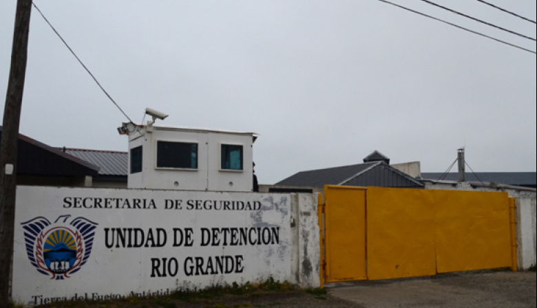 Incendio en el penal de Río Grande: Varios presos fueron atendidos por inhalación de humo