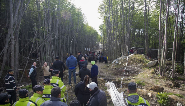 Allanamientos en la causa judiacial por el intento de usurpación de tierras municipales de Ushuaia