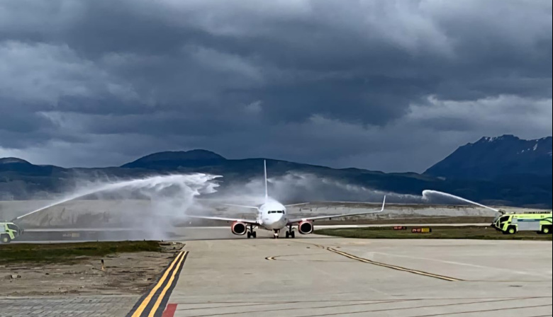 Se concretó el primer vuelo de Flybondi entre Córdoba y Ushuaia