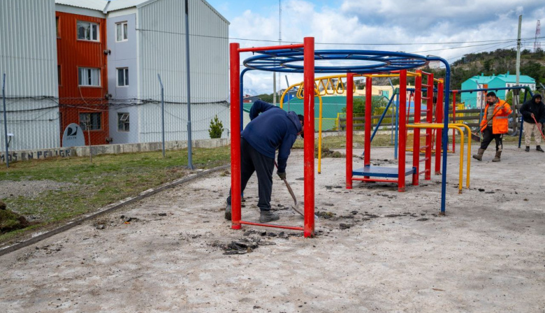 Municipalidad continúa con las tareas de embellecimiento de la ciudad