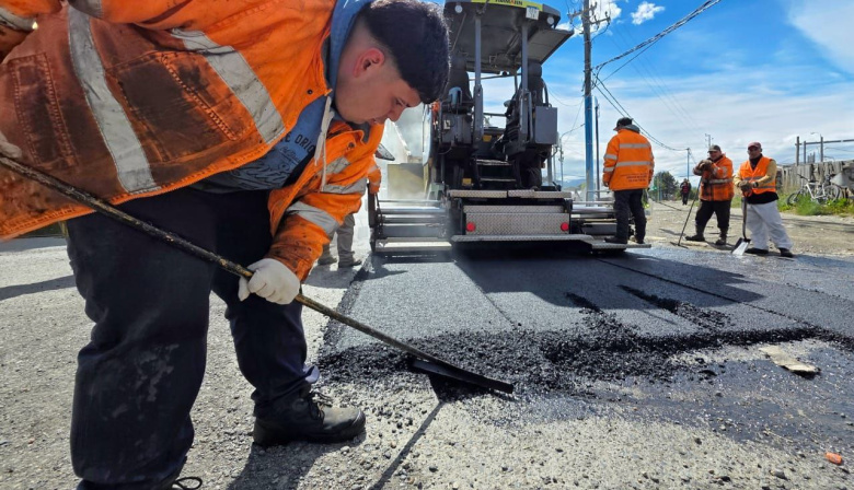 La Municipalidad de Ushuaia avanza con la pavimentación de 12 de Octubre