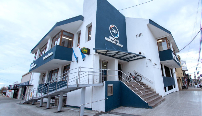 El Banco Tierra del Fuego asiste a empresas para el pago de salarios y medio aguilando