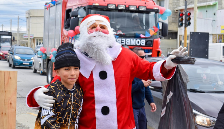 Tierra del Fuego celebra las fiestas con un recorrido especial de Papá Noel por los barrios de la provincia