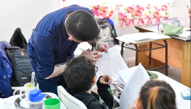 Verano para aprender: Acompañamiento pedagógico, creatividad e inteligencia artificial para estudiantes de la provincia