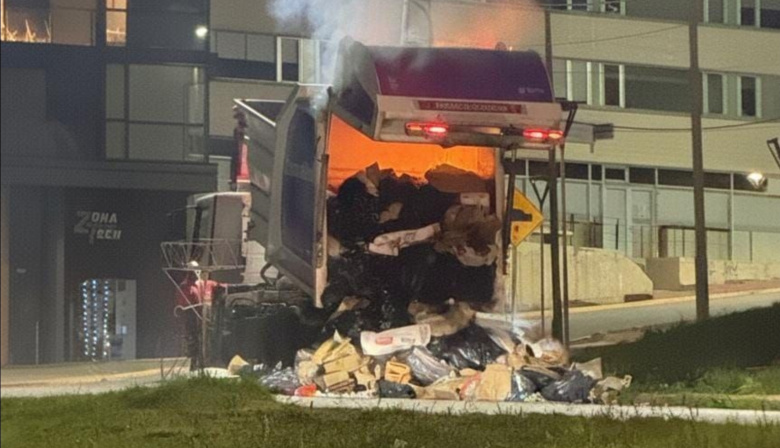 Incendio en camión recolector: la Municipalidad pidió responsabilidad a locales gastronómicos