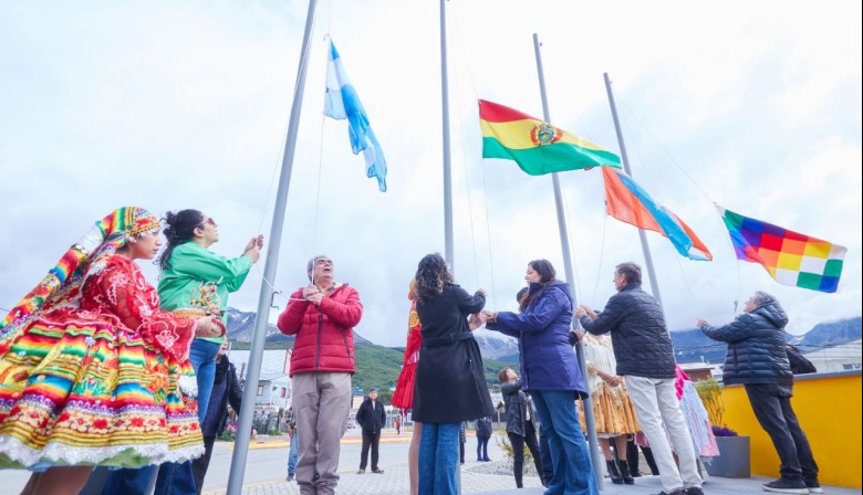 La Municipalidad inauguró la plaza estado Plurinacional de Bolivia
