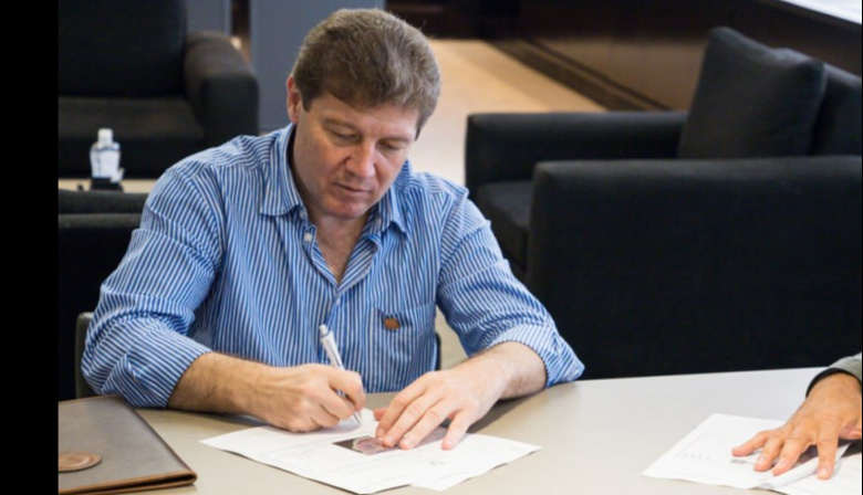 Promulgaron la Ley de Acuicultura y mantiene la prohibición de cria de salmones en el Canal Beagle