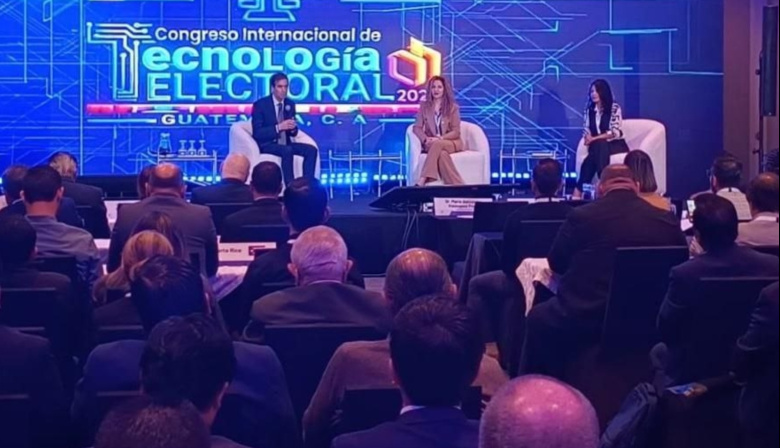 La jueza Electoral expuso en en un congreso realizado en Guatemala
