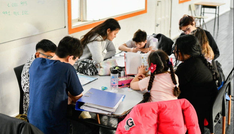 Más de 650 estudiantes recibieron acompañamiento educativo