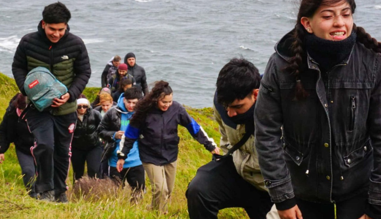 Propuestas recreativas y formativas para que las juventudes disfruten el verano en la isla