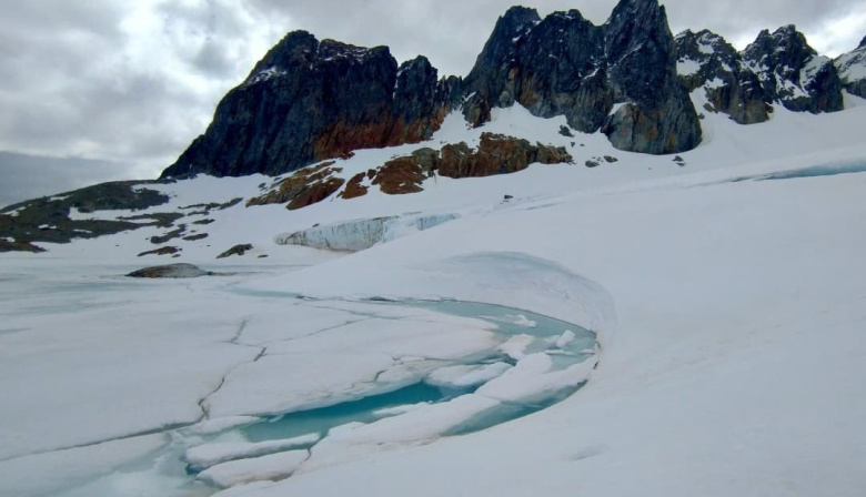 Gobierno recomienda evitar el acercamiento al Glaciar Ojo del Albino