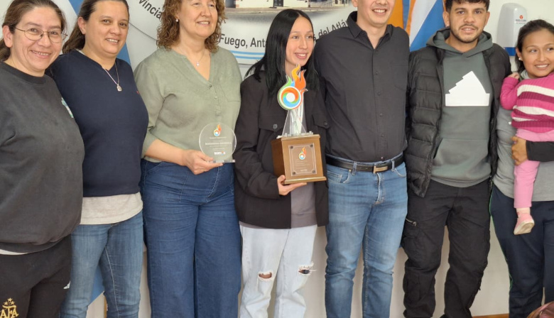 Macarena Espinoza fue reconocida como "Embajadora Deportiva 2025" de la provincia