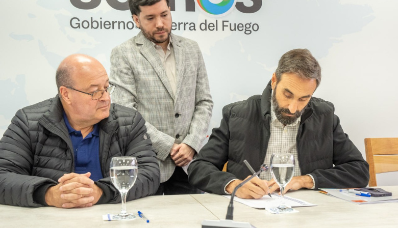 Histórico: Se firmó ante escribano la transferencia de los yacimientos de YPF a la empresa estatal Terra Ignis