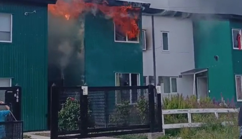 Incendio afectó seriamente una vivienda aunque evitó daños mayores en inmuebles dinderos