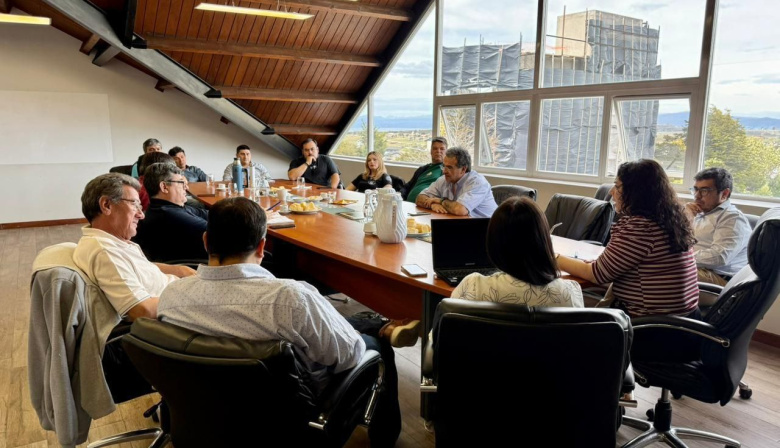 La Municipalidad de Ushuaia acusa a la Provincia de retenerle 1000 millones y convocó a los gremios