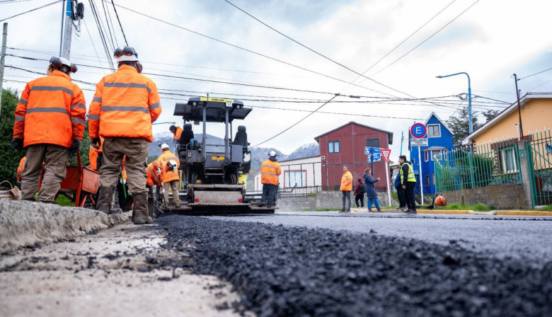 Avanza la repavimentación en la calle Gobernador Paz