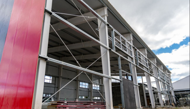 Avanzan las obras del nuevo gimnasio del Colegio Soberanía Nacional