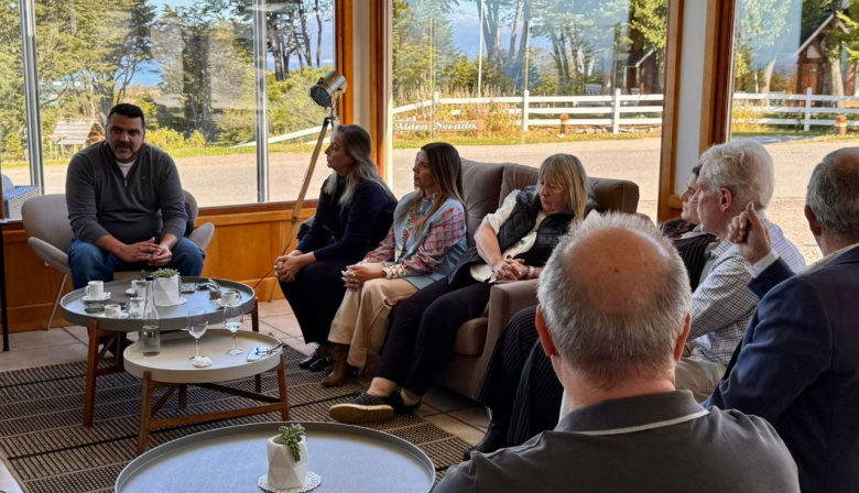 Vuoto se reunió con prestadores turísticos de la Reserva Hotelera Glaciar Martial