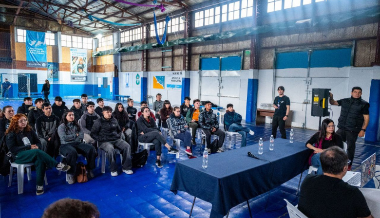 Ushuaia suma una nueva propuesta de formación: Comenzó el profesorado de Educación Física a distancia