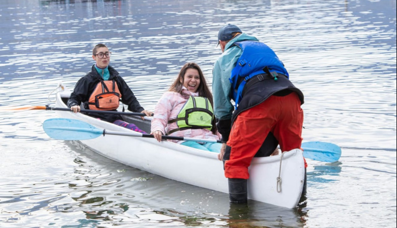 Exitosa jornada de kayak por el Mes de la Mujer en Ushuaia