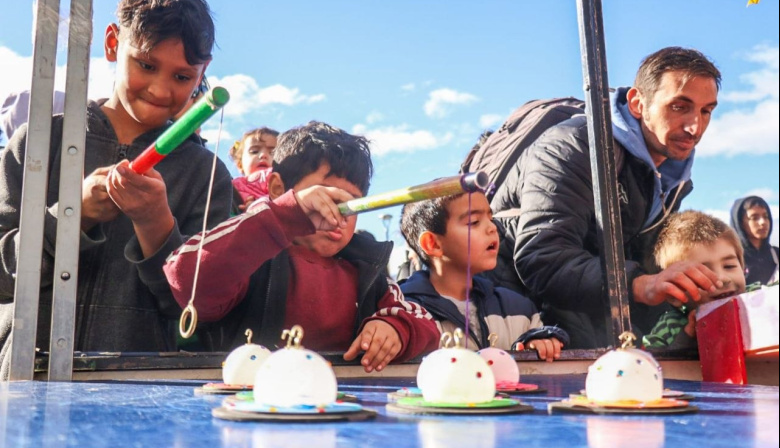 Masiva convocatoria en "Pascuas en la Plaza" con más de 500 vecinos y vecinas